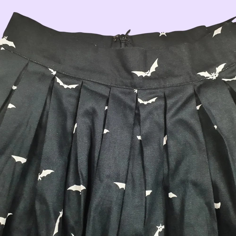 ๐ Graveyard Pleated Circle Skirt ๐ - Picture 3 of 4